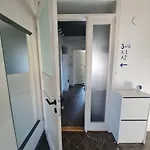 Apartmán Airport Private Apartment, Advance Registration, No Reception, Self Check-in, Calm Environment, Non-smoking Guests *