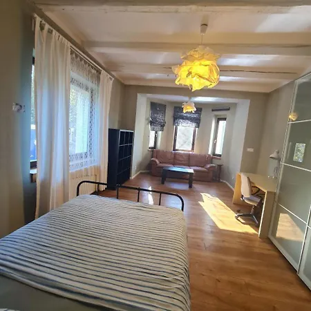 Airport Private Apartment, Advance Registration, No Reception, Self Check-in, Calm Environment, Non-smoking Guests Tuchomerice