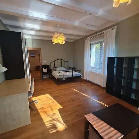 Airport Private Apartment, Advance Registration, No Reception, Self Check-in, Calm Environment, Non-smoking Guests * Tuchomerice