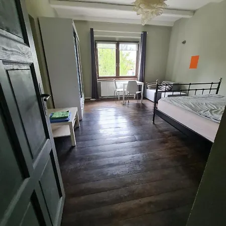 Airport Private Apartment, Advance Registration, No Reception, Self Check-in, Calm Environment, Non-smoking Guests * Tuchomerice