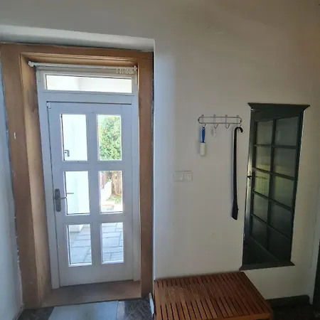 Airport Private Apartment, Advance Registration, No Reception, Self Check-in, Calm Environment, Non-smoking Guests Apartmán *