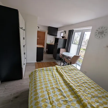 Airport Private Apartment, Advance Registration, No Reception, Self Check-in, Calm Environment, Non-smoking Guests Apartmán *
