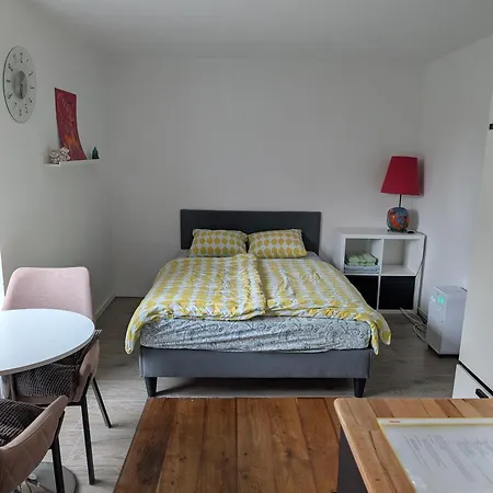 Apartamento Airport Private Apartment, Advance Registration, No Reception, Self Check-in, Calm Environment, Non-smoking Guests *