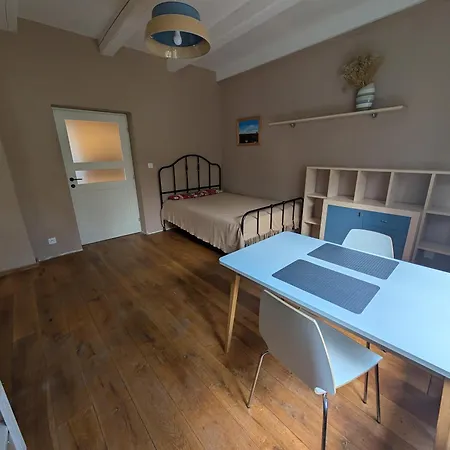 Apartmán Airport Private Apartment, Advance Registration, No Reception, Self Check-in, Calm Environment, Non-smoking Guests *