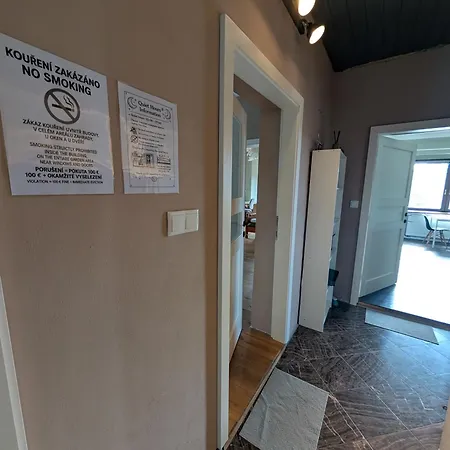 Apartmán Airport Private Apartment, Advance Registration, No Reception, Self Check-in, Calm Environment, Non-smoking Guests *