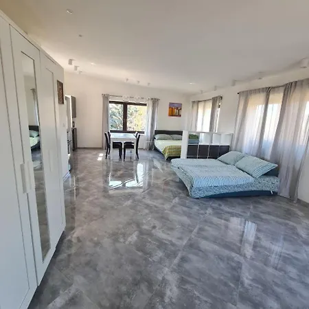 Apartmán Airport Private Apartment, Advance Registration, No Reception, Self Check-in, Calm Environment, Non-smoking Guests