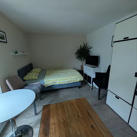 Airport Private Apartment, Advance Registration, No Reception, Self Check-in, Calm Environment, Non-smoking Guests *