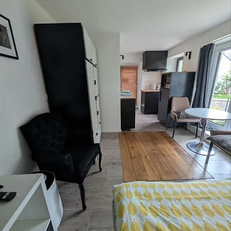Apartmán Airport Private Apartment, Advance Registration, No Reception, Self Check-in, Calm Environment, Non-smoking Guests