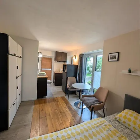Airport Private Apartment, Advance Registration, No Reception, Self Check-in, Calm Environment, Non-smoking Guests Apartmán